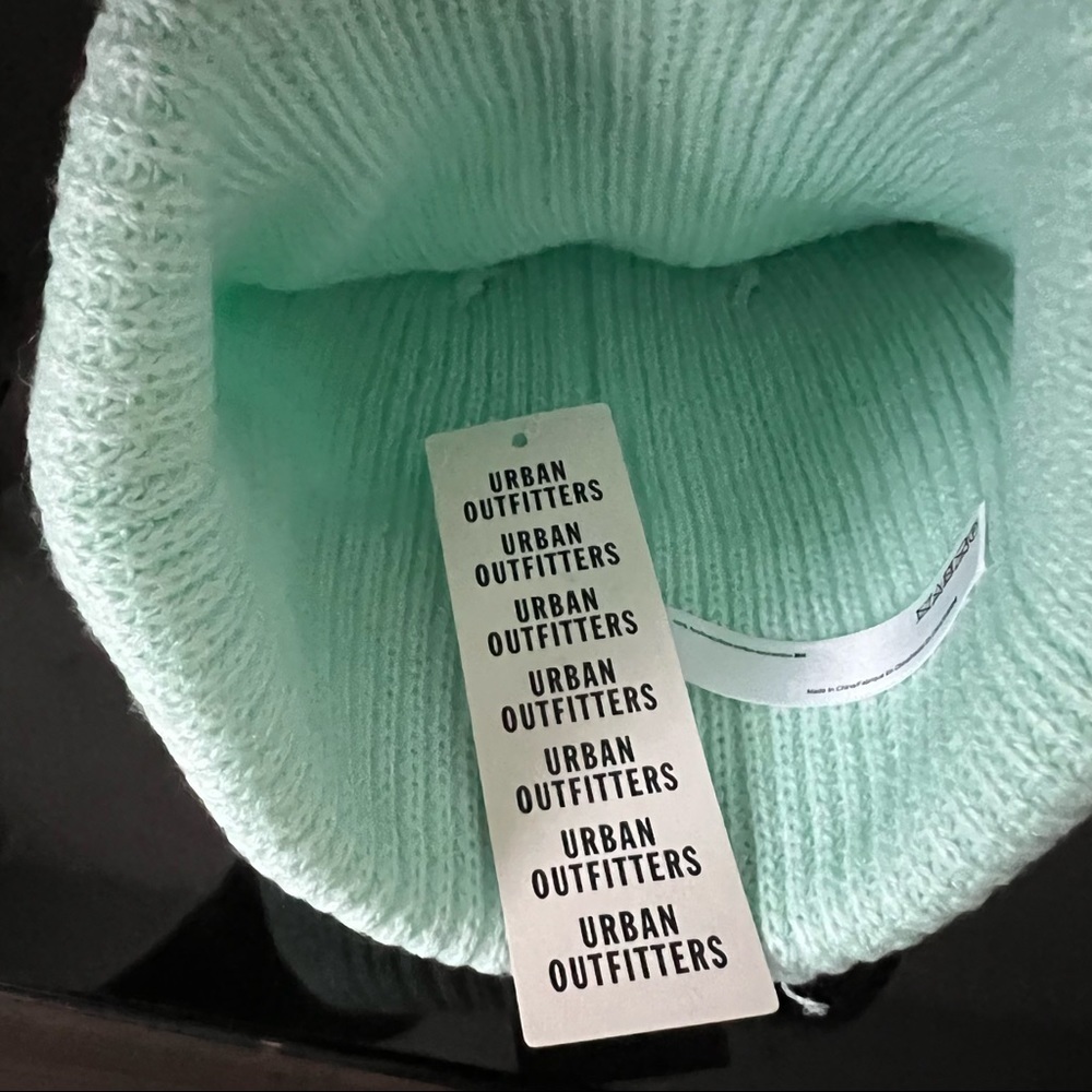 Urban Outfitters UO Ribbed Pompom Green Mint Beanie NWT - Picture 5 of 7